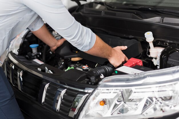 Jak prawidłowo dobrać i konserwować elementy układu chłodzenia w samochodzie?