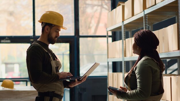 Jakie korzyści niesie za sobą wynajem hal magazynowych dla rozwijających się firm?