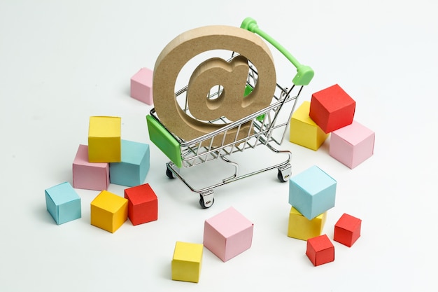 Jak efektywnie zwiększyć widoczność produktów w sklepie dzięki nowoczesnym rozwiązaniom marketingowym?
